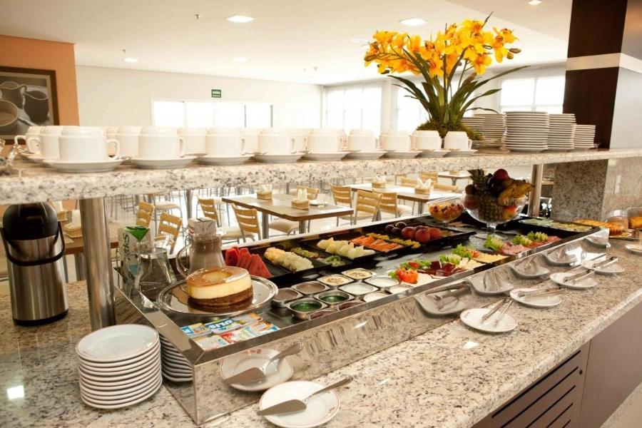 Serras Hotel กูยาบา ภายนอก รูปภาพ
